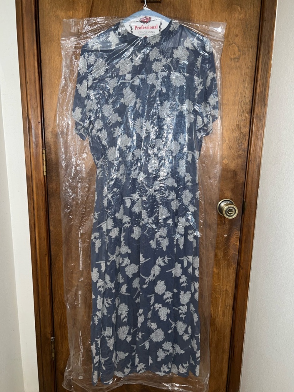 Lulu's Navy Maxi Dress with White Floral Print - Picture 6 of 6